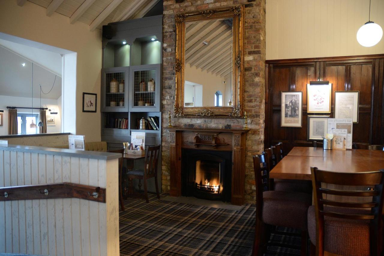 Boat & Horses Inn 奥尔德姆 外观 照片
