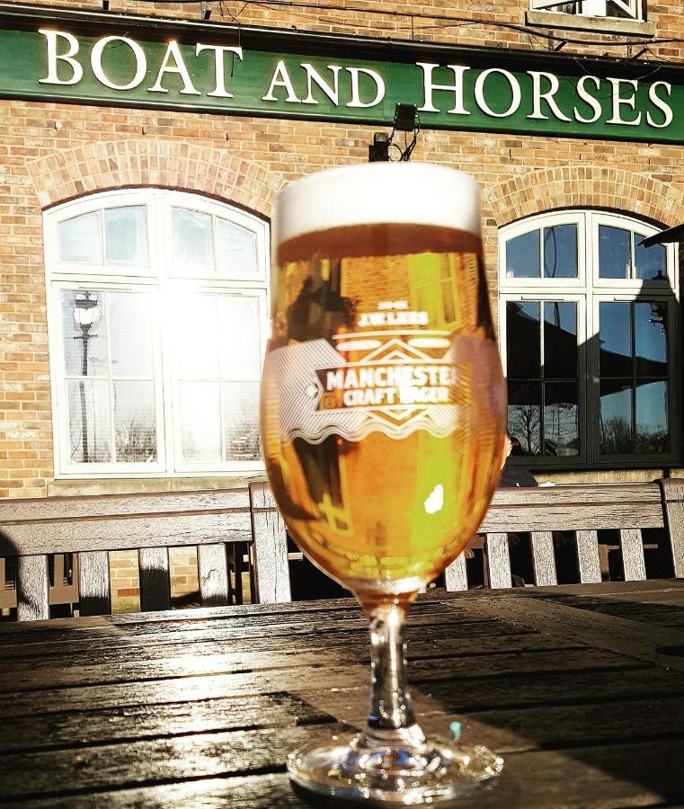 Boat & Horses Inn 奥尔德姆 外观 照片