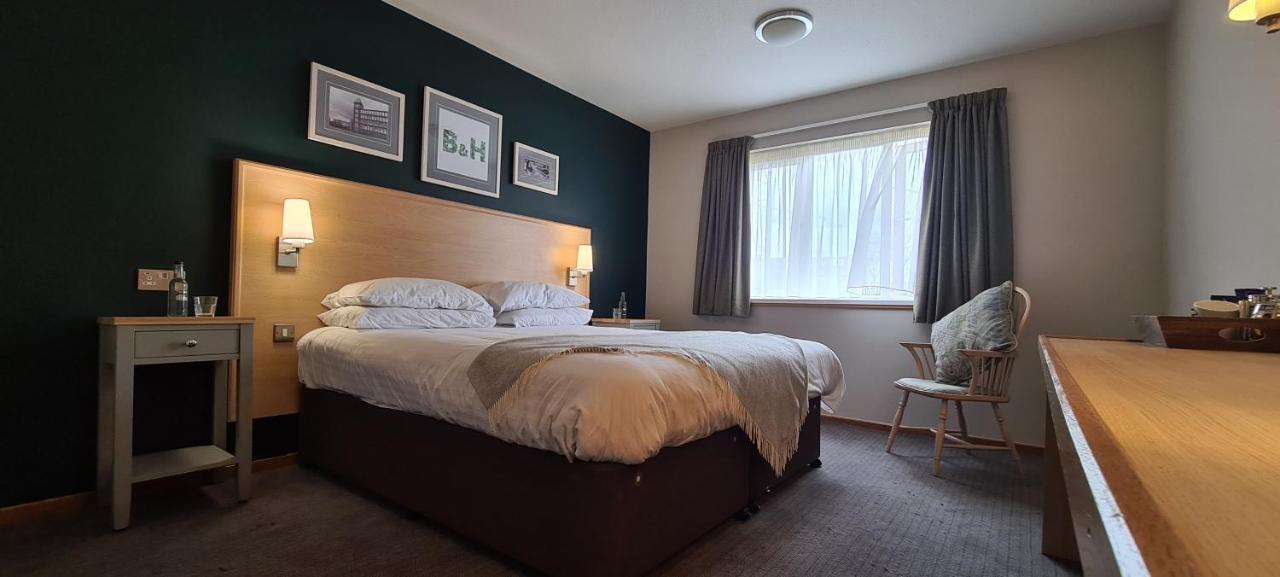 Boat & Horses Inn 奥尔德姆 外观 照片